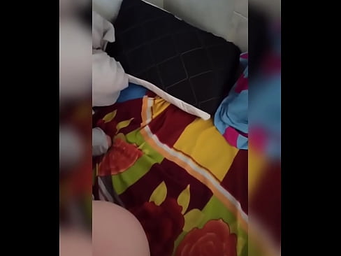 ❤️ Sambýlismaður minn er einn heima því maðurinn hennar fer í frí og ég nota tækifærið til að ríða henni og fylla rassinn á henni af mjólk ❌ Frábært klám hjá okkur ❌️