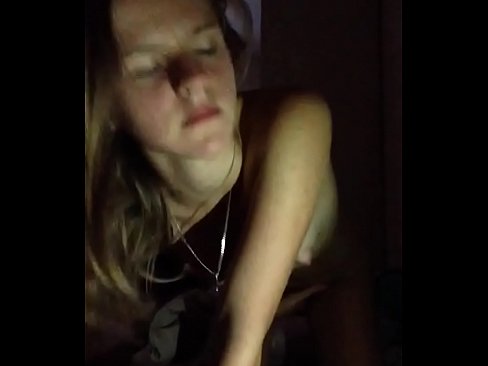 ❤️ Stúlka sjálfsfróar sér og kúrir ❌ Frábært klám hjá okkur ❌️